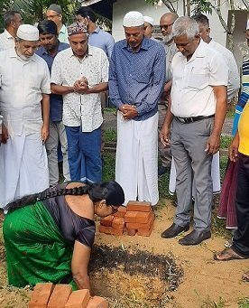 Laying foundation stone for Sewa Piyasa